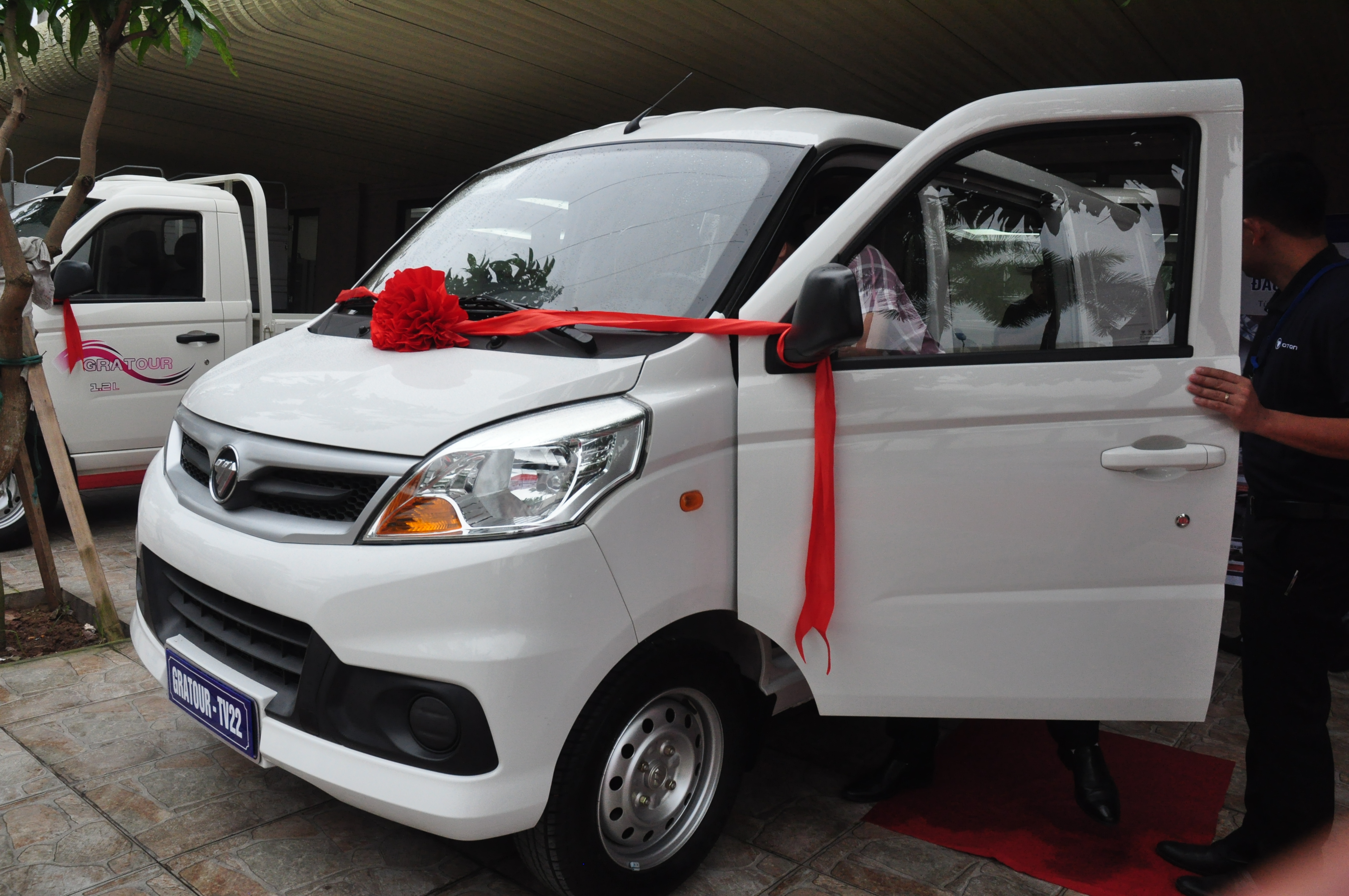 xe bán tải van foton gratour